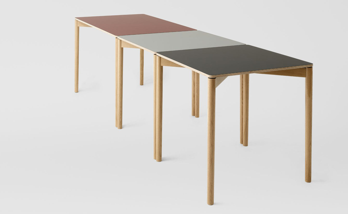 Cross Table 75 by Takt