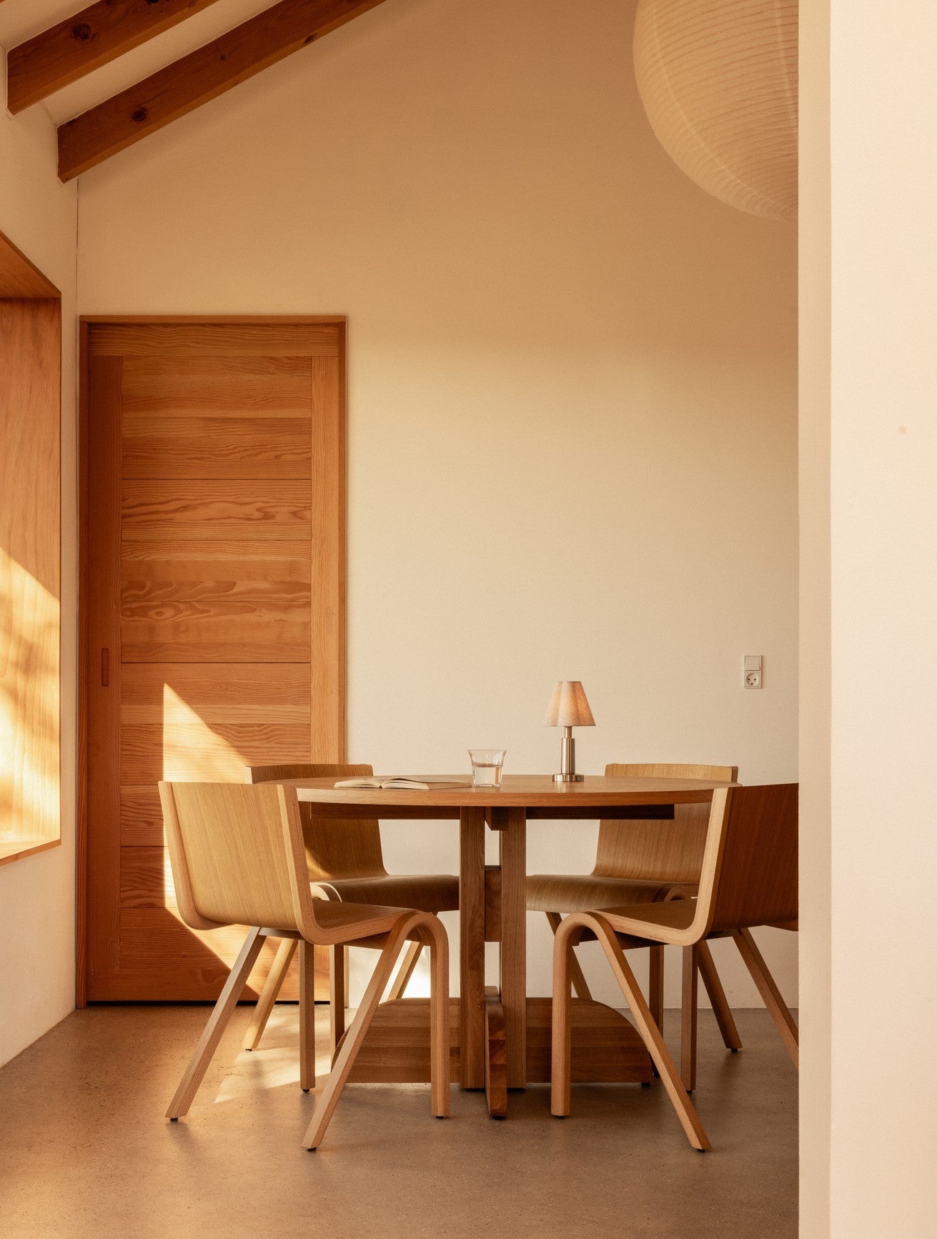 Puffin Dining Table (Round) by Audo Copenhagen