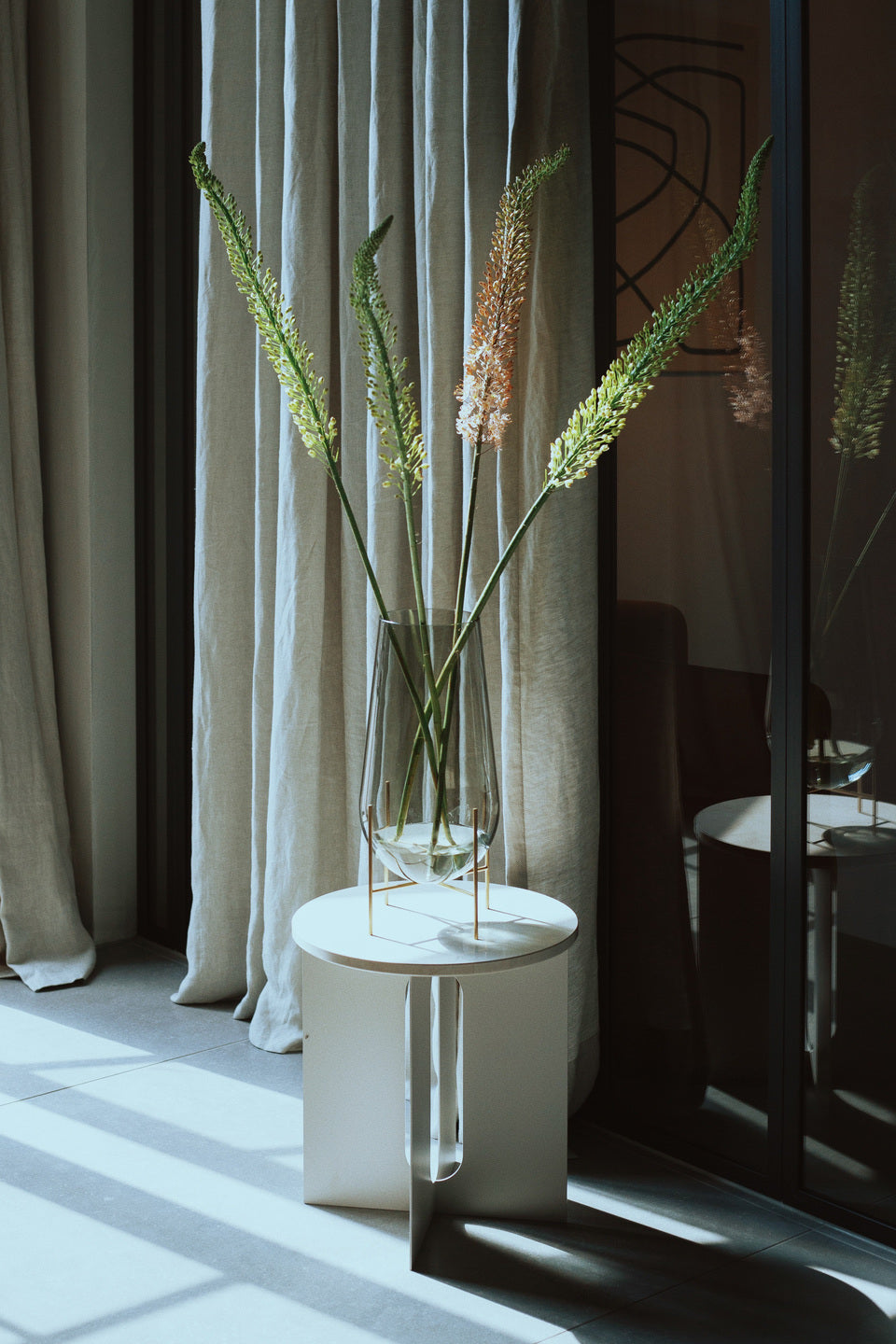 Androgyne Side Table Ø400 by Audo Copenhagen