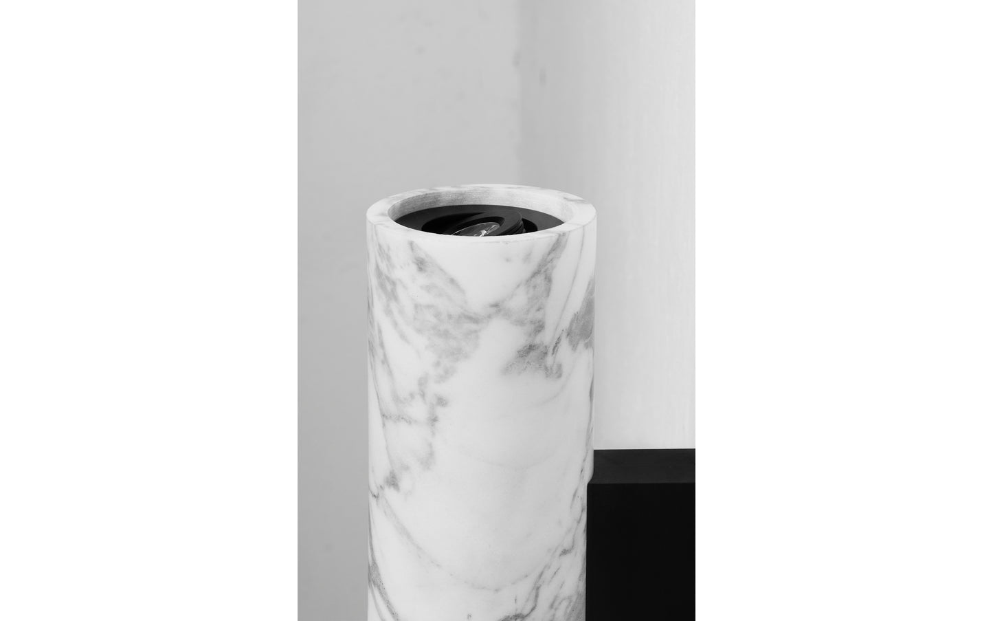 W01 Marble Wall Light
